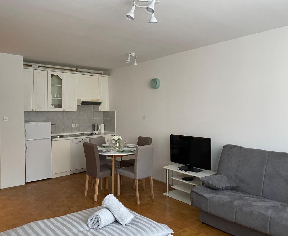 Apartment Green - Grey Ljubljana Dış mekan fotoğraf